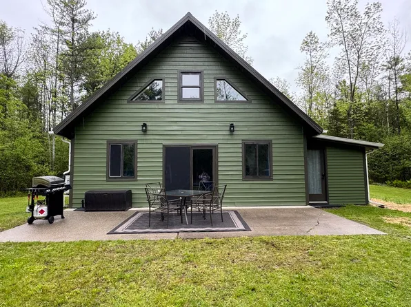 200 Corlear Dr, Willsboro, NY 12996