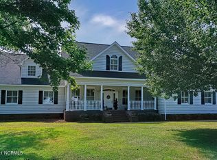912 Lord Granville Dr, Morehead City, NC 28557