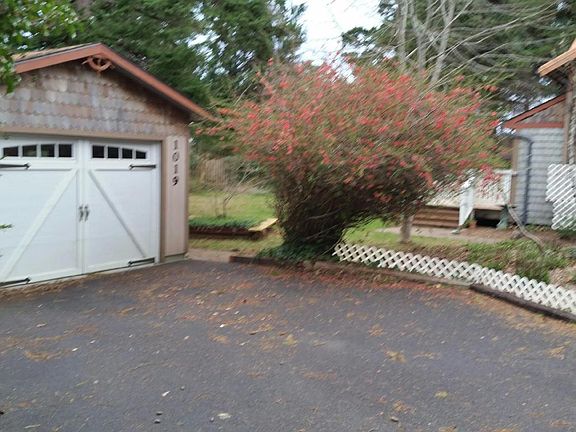 5th image of 1019 SW 62nd St