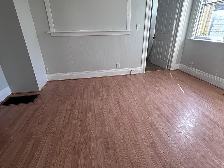 29 Faxton St #1R — Photo 3