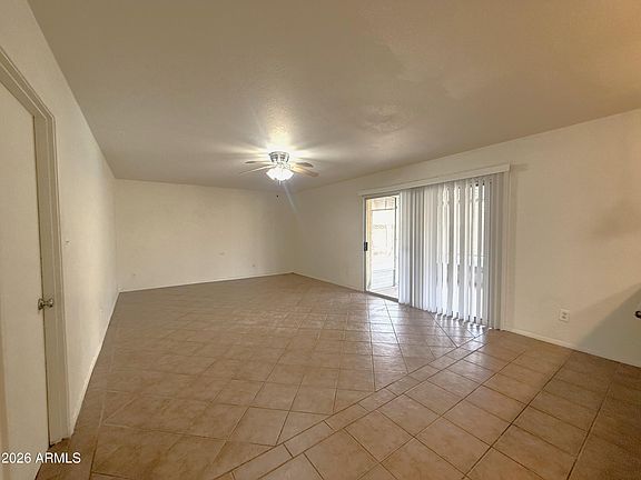 4th image of 1904 E GREENWAY Drive