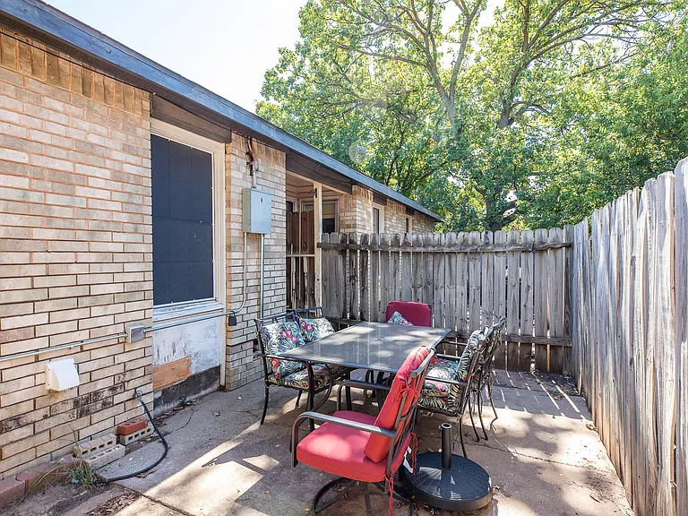 2941 Gossett Dr #B — Photo 19