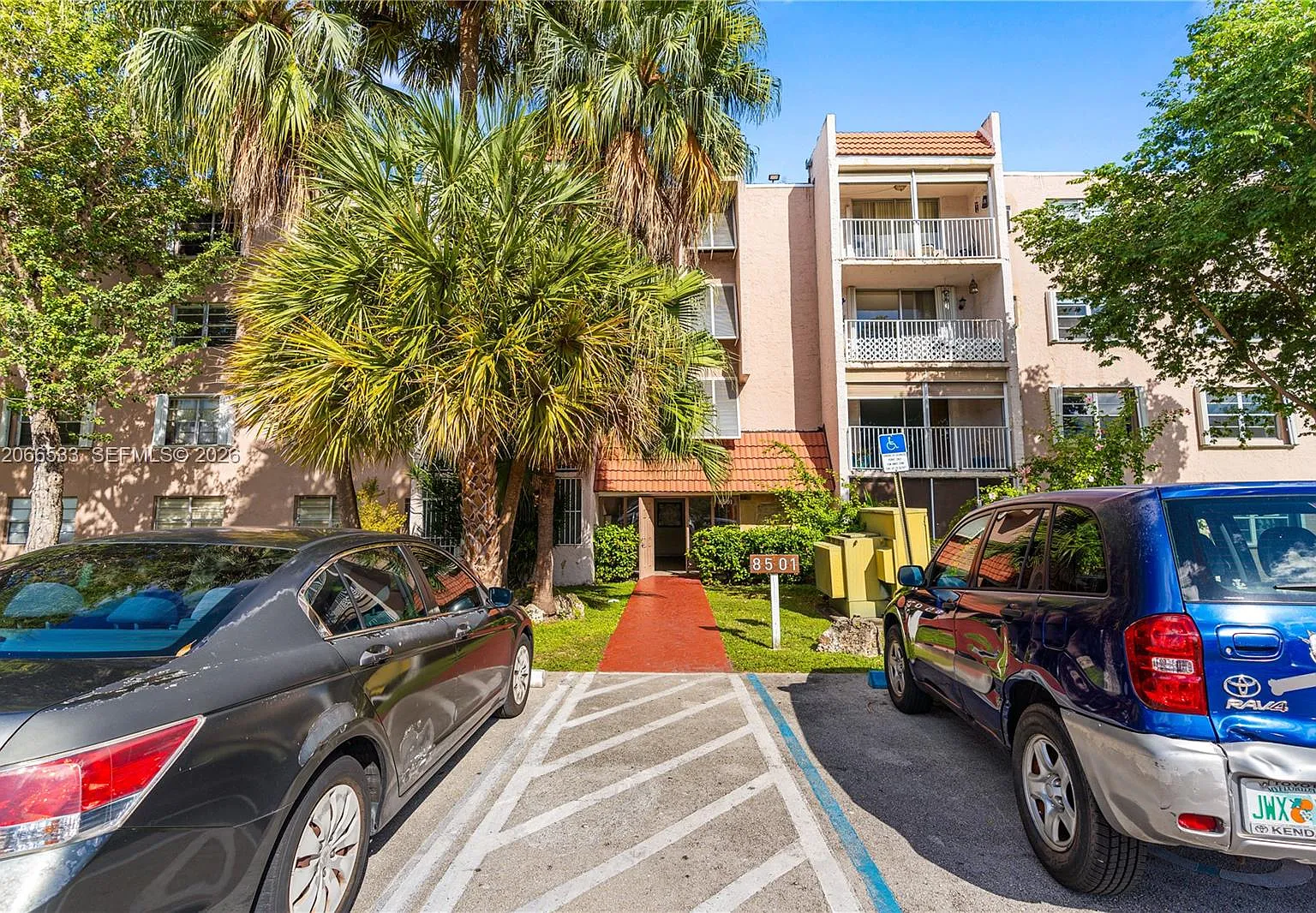Summit Chase Condo — Photo 4
