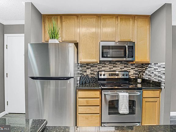4th image of 15508 Horseshoe Ln #508