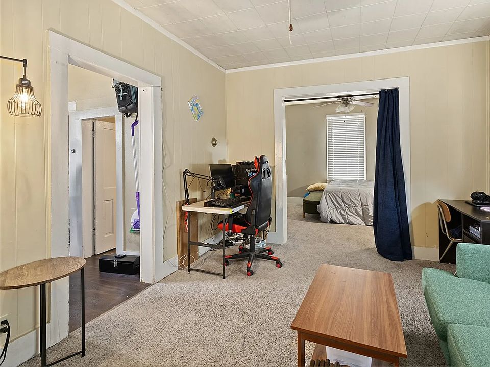2nd image of 110 W 2nd St #1/2