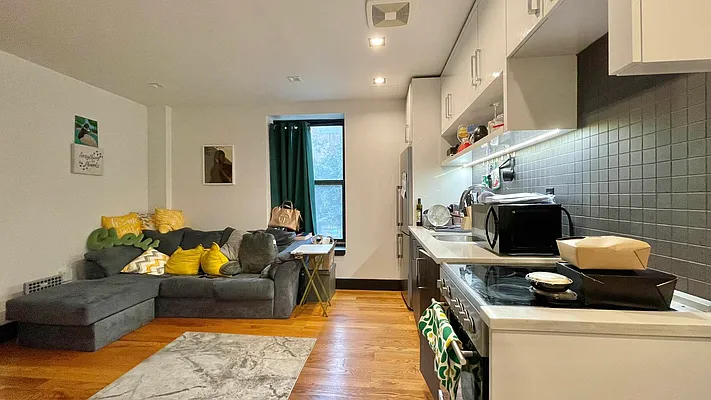 Rented by Strivers Management Group Corp (Brokerage) | media 1