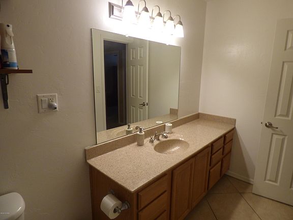 4th image of 924 N Desert Ave #A