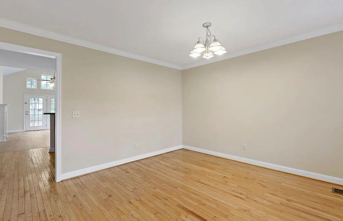 Building Photo - 88 Battle Farm Ct