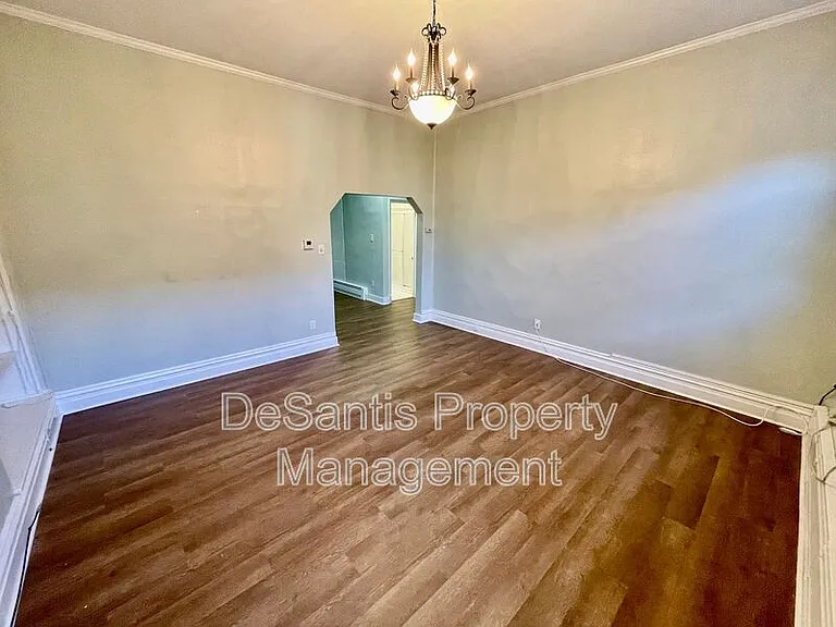 425 Walnut St #2 — Photo 8