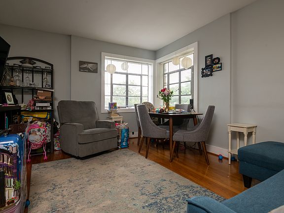 2911 Newark St NW #26-1_08192022