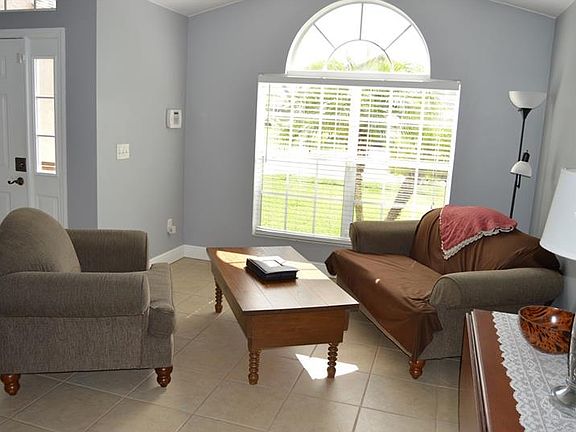 4th image of 1050 Hornbeam St