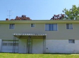 5045 Pinecrest Dr, Zanesville, OH 43701