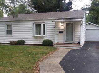 408 E 7th St, Pana, IL 62557