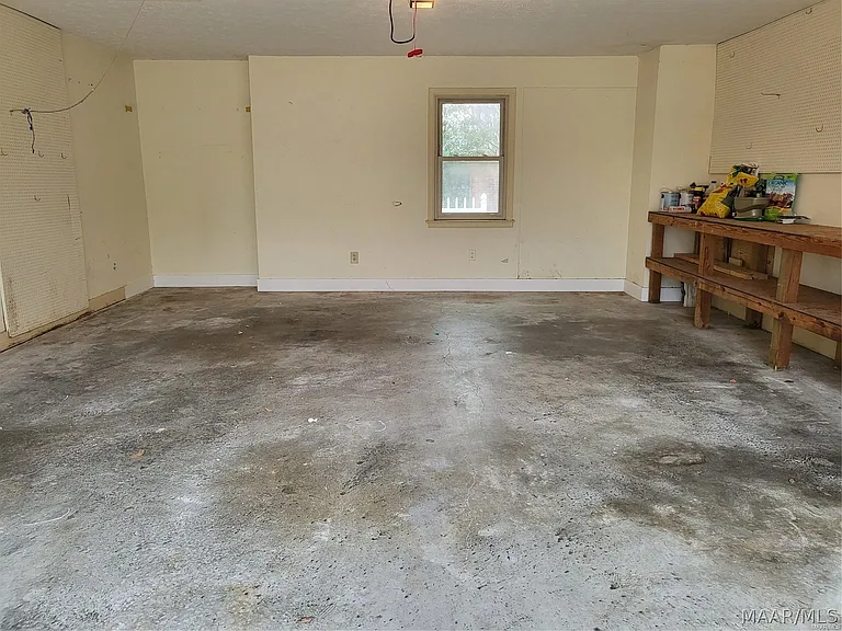 1516 Charleton Dr — Photo 32