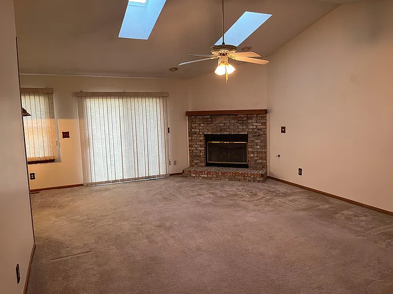 1814 N Lakeman Dr — Photo 6