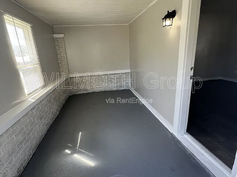 320 N Sherman Dr #A — Photo 2