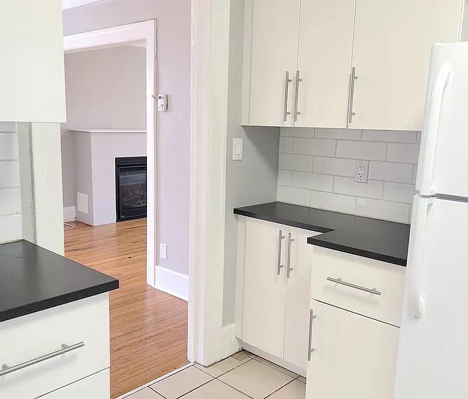 896 Pillette Rd #2 — Photo 9