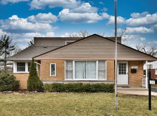 1043 E Algonquin Rd, Des Plaines, IL 60016