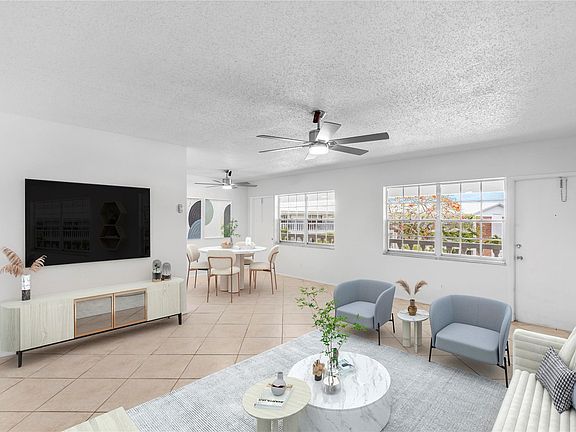 4th image of 2453 NE 51st Street #D-302