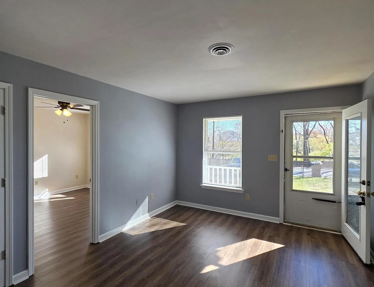 2 bed, 1.0 bath, 586 sqft, $1,250 — Photo 2