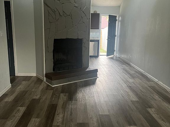 3rd image of 2709 Donley St