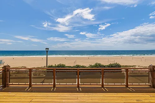 1808 The Strand Photo 1