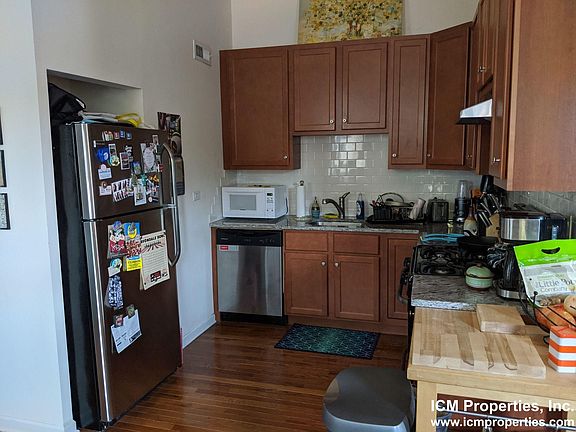 3rd image of 2049 N Hoyne Ave #1NTT