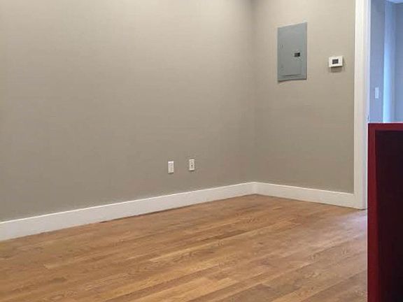 2nd image of 245 Jefferson Ave #2R
