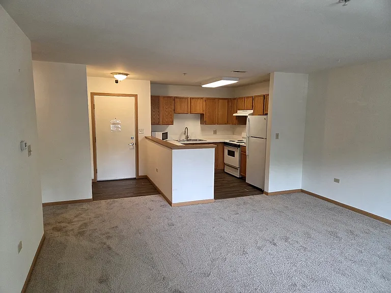 605 Barrington Ave #358 — Photo 5
