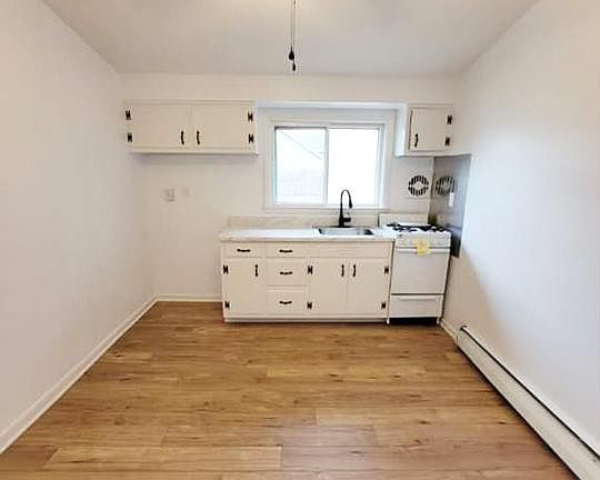 Kitchen (Refrigerator provided)