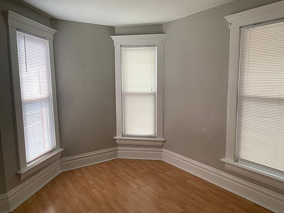 4th image of 469 Wyandotte Ave