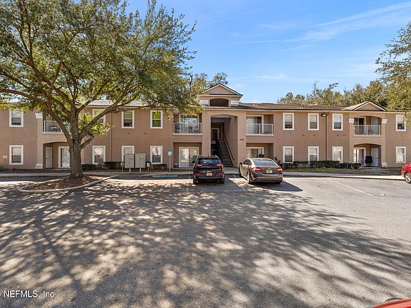3rd image of 6788 MANOTAK OAKS Drive #102