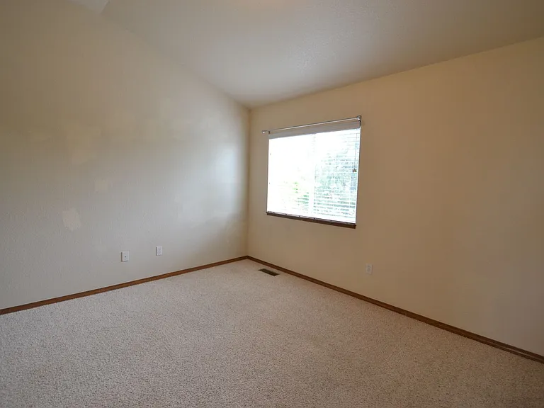 7492 Amberly Dr — Photo 15