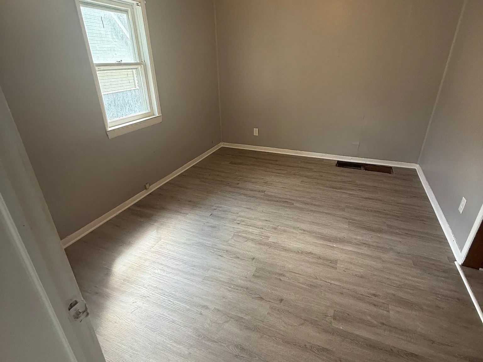 2 bed, $900 — Photo 4