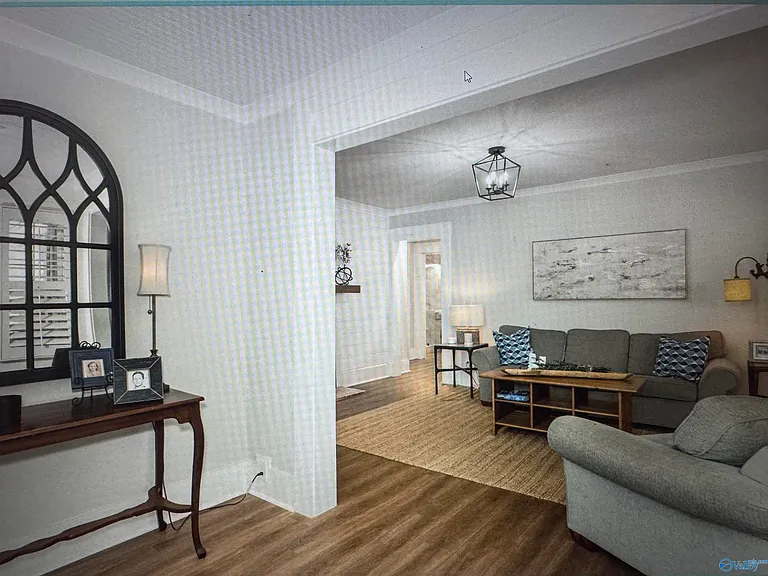 208 Surrey Rd SW — Photo 6