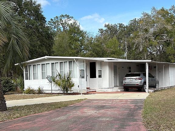 Carport, 2 driveways