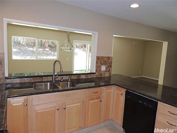 5th image of 6404 Trajan Dr