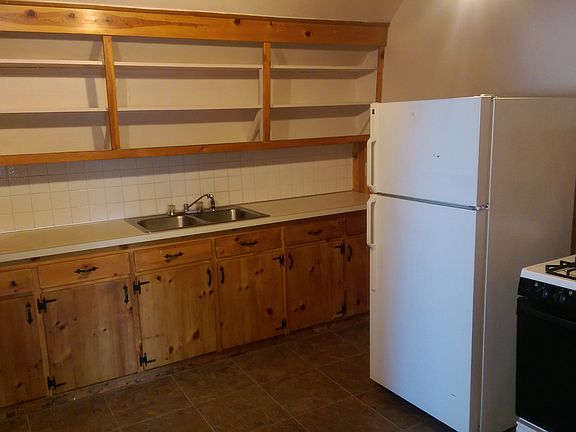 5th image of 219 Hampshire St APT 2