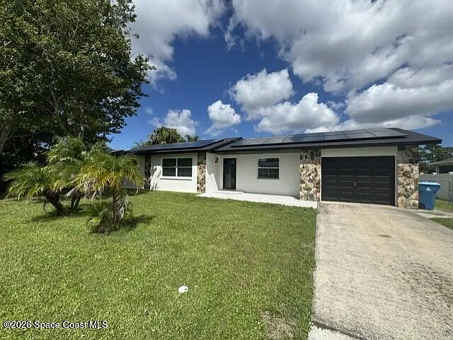 3 bed, 2.0 bath, 1232 sqft, $2,095 — Photo 3