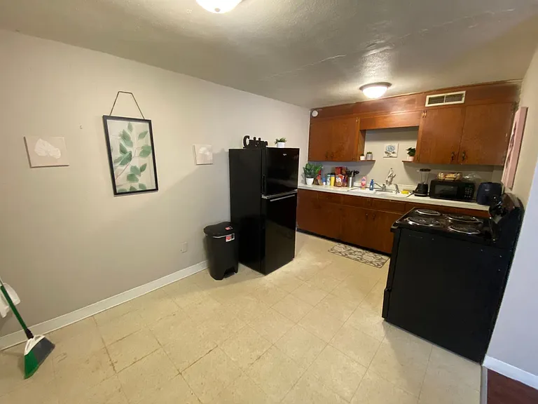 2362 Airport Dr — Photo 5