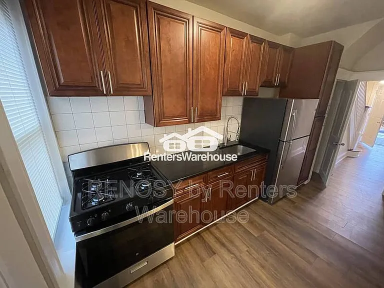 2855 W Cold Spring Ln — Photo 1