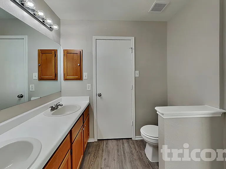 6734 Sandy Point Dr — Photo 7