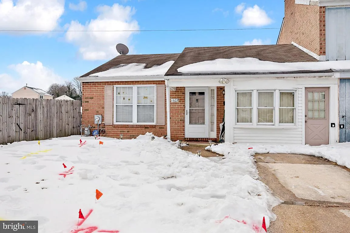 1602 Beechwood Pl photo 1