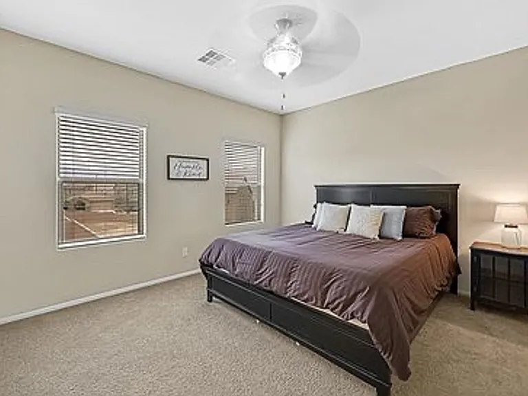 9122 Island Wolf Ave — Photo 16