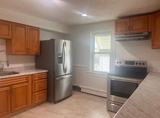 171 Carnation St FLOOR 2, Woonsocket, RI 02895