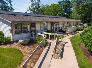 Newberry Apartments, Grove City, PA 16127