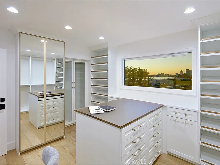 2572 Bayshore Dr — Photo 32