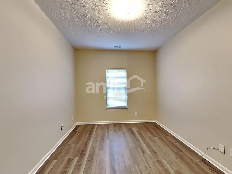 501 Gables Ct — Photo 12
