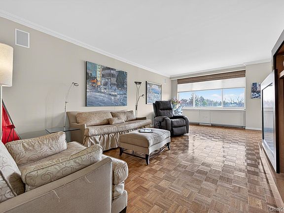 2nd image of 100 Hilton Avenue #601