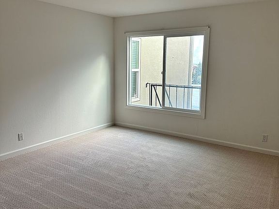 3rd image of 1907 Murchison Dr APT 15